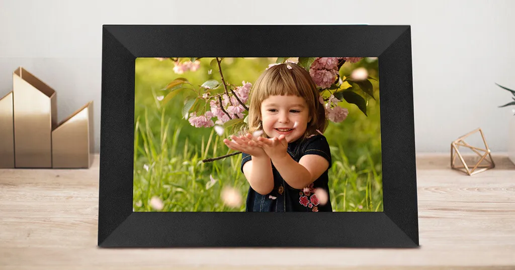 My hands-on review of the Aeezo 9-inch WiFi Touchscreen Digital Photo Frame