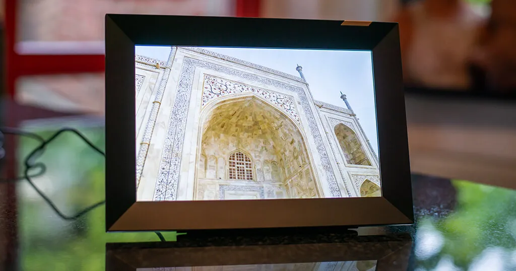 My review of Nixplay’s first WiFi touchscreen photo frame