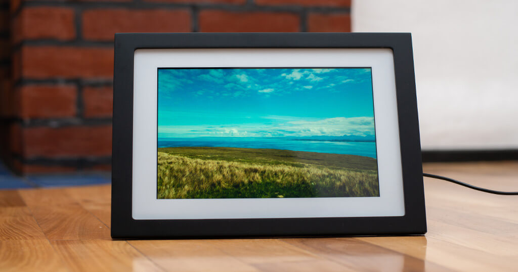 Skylight 10-inch WiFi Touchscreen Digital Photo Frame